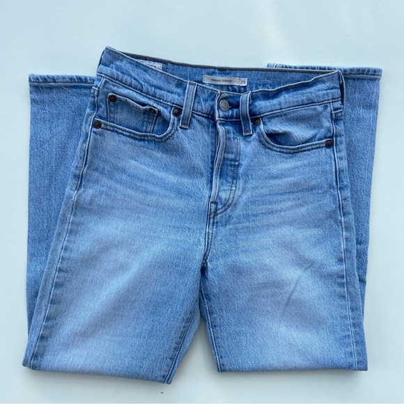 LEVI Wedgie Straight Jeans - Picture 1 of 5